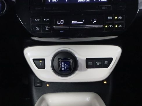 Used 2017 Toyota Prius Prime Premium FWD image 26