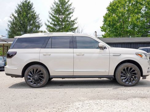Used 2021 Lincoln Navigator Reserve AWD/4WD image 11