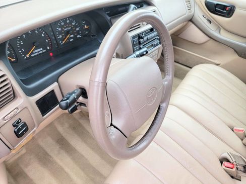 Used 1997 Toyota Avalon XLS image 11