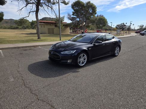 Used 2013 Tesla Model S image 1