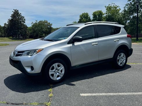 Used 2013 Toyota RAV4 LE AWD/4WD image 5