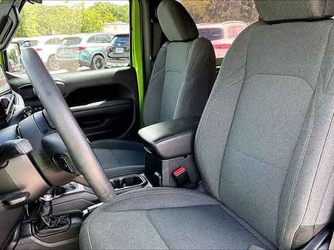 Used 2025 Jeep Wrangler Sport AWD/4WD image 18