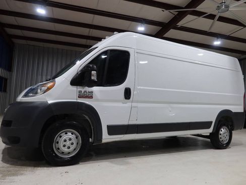 Used 2018 RAM ProMaster 2500 FWD image 1