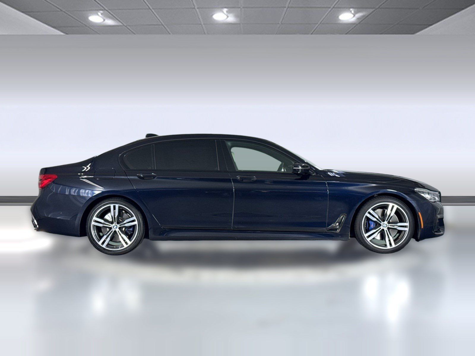Used 2019 BMW 750i w/ Executive Package RWD image 8