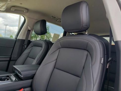 New 2026 Lincoln Nautilus Premier w/ Jet Appearance Package AWD/4WD image 17