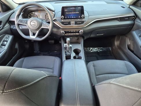 Used 2025 Nissan Altima 2.5 SV FWD image 26