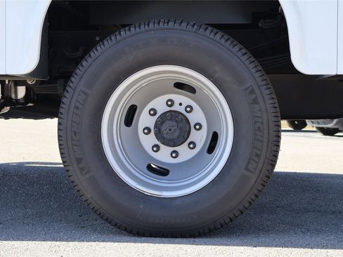 New 2025 Ford F350 XL w/ XL Chrome Package AWD/4WD image 10