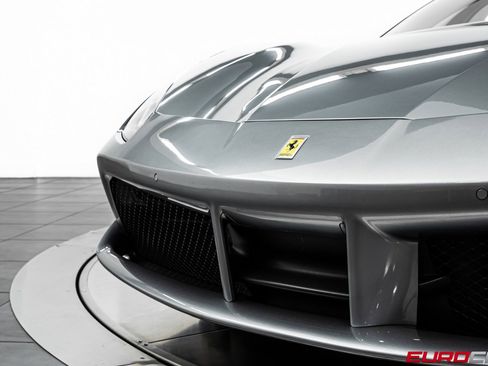 Used 2018 Ferrari 488 GTB image 12