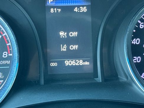 Used 2019 Toyota Camry LE image 23