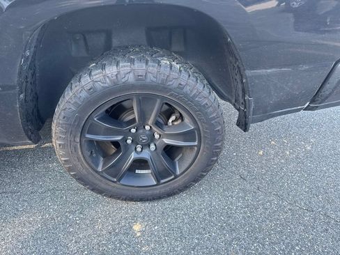 Used 2022 RAM 1500 Big Horn AWD/4WD image 10