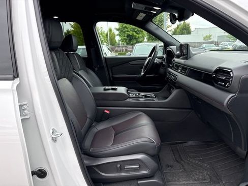 Certified 2026 Honda Pilot Black Edition image 9