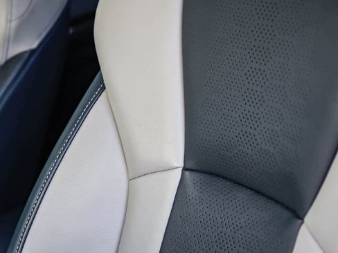 Used 2023 Subaru Crosstrek Hybrid w/ Moonroof Package w/Navigation image 28