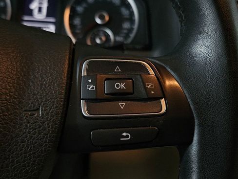 Used 2017 Volkswagen Tiguan S image 12