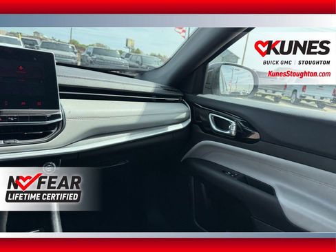 Used 2025 Jeep Compass Limited AWD/4WD image 39
