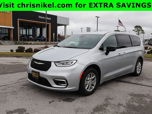 New 2026 Chrysler Pacifica Select image 1