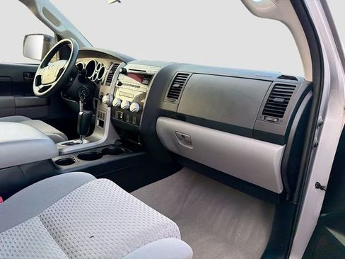 Used 2011 Toyota Tundra 4x4 Double Cab image 22
