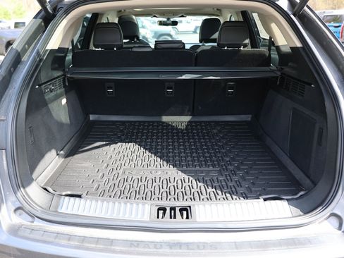 Used 2022 Lincoln Nautilus Reserve image 12