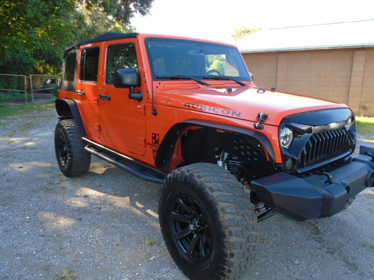 Used 2015 Jeep Wrangler Unlimited Rubicon w/ Connectivity Group AWD/4WD image 5
