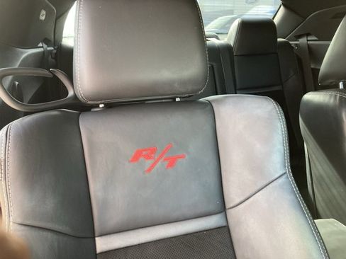 Used 2014 Dodge Challenger R/T image 34