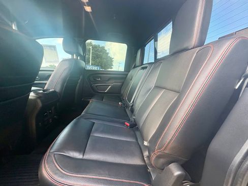 Used 2020 Nissan Titan PRO-4X w/ Pro-4x Convenience Package AWD/4WD image 12