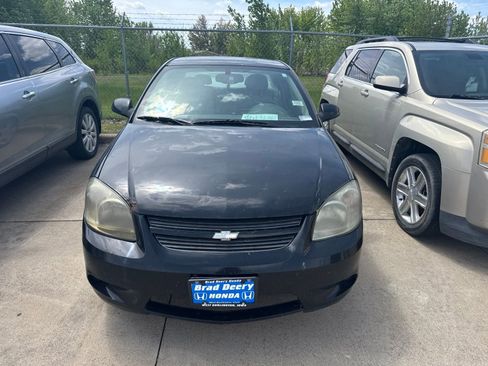Used 2009 Chevrolet Cobalt LT w/ Preferred Equipment Group FWD image 2