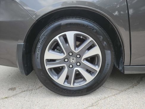 Used 2015 Honda Odyssey Touring Elite image 11