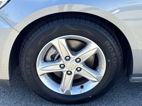 Used 2023 Chevrolet Malibu LT FWD image 21