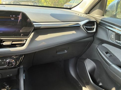 Used 2025 Chevrolet TrailBlazer LT FWD image 33