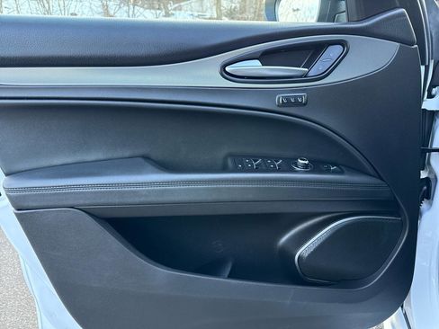 Used 2022 Alfa Romeo Stelvio Veloce image 21