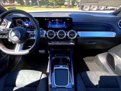 New 2026 Mercedes-Benz GLB 250 4MATIC image 5