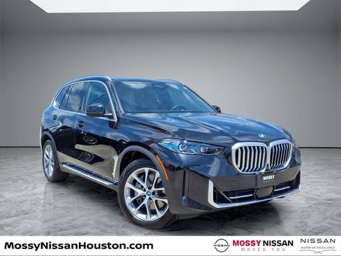 Used 2025 BMW X5 xDrive50e AWD/4WD image 1