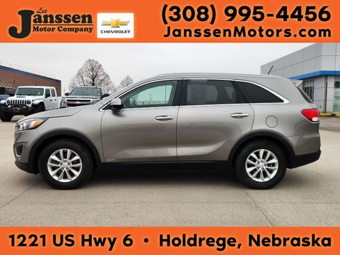 Used 2016 Kia Sorento AWD image 1