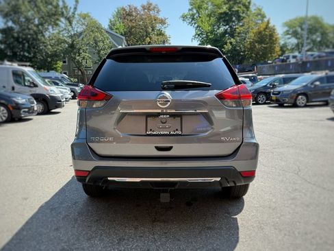 Used 2018 Nissan Rogue SV w/ Premium Package AWD/4WD image 10