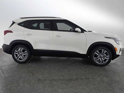 Used 2023 Kia Seltos S FWD image 2