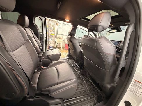 Used 2023 Toyota Sienna XSE image 33
