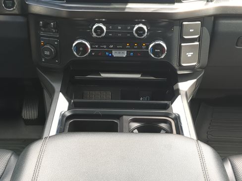 Used 2023 Ford F250 Lariat w/ Chrome Package AWD/4WD image 17