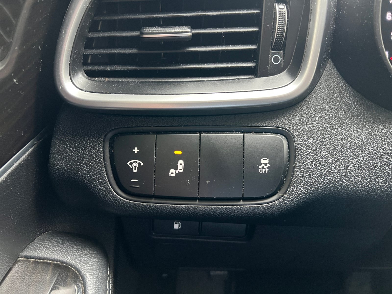 Used 2019 Kia Sorento AWD V6 image 30
