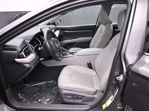 Used 2021 Toyota Camry XLE FWD image 22