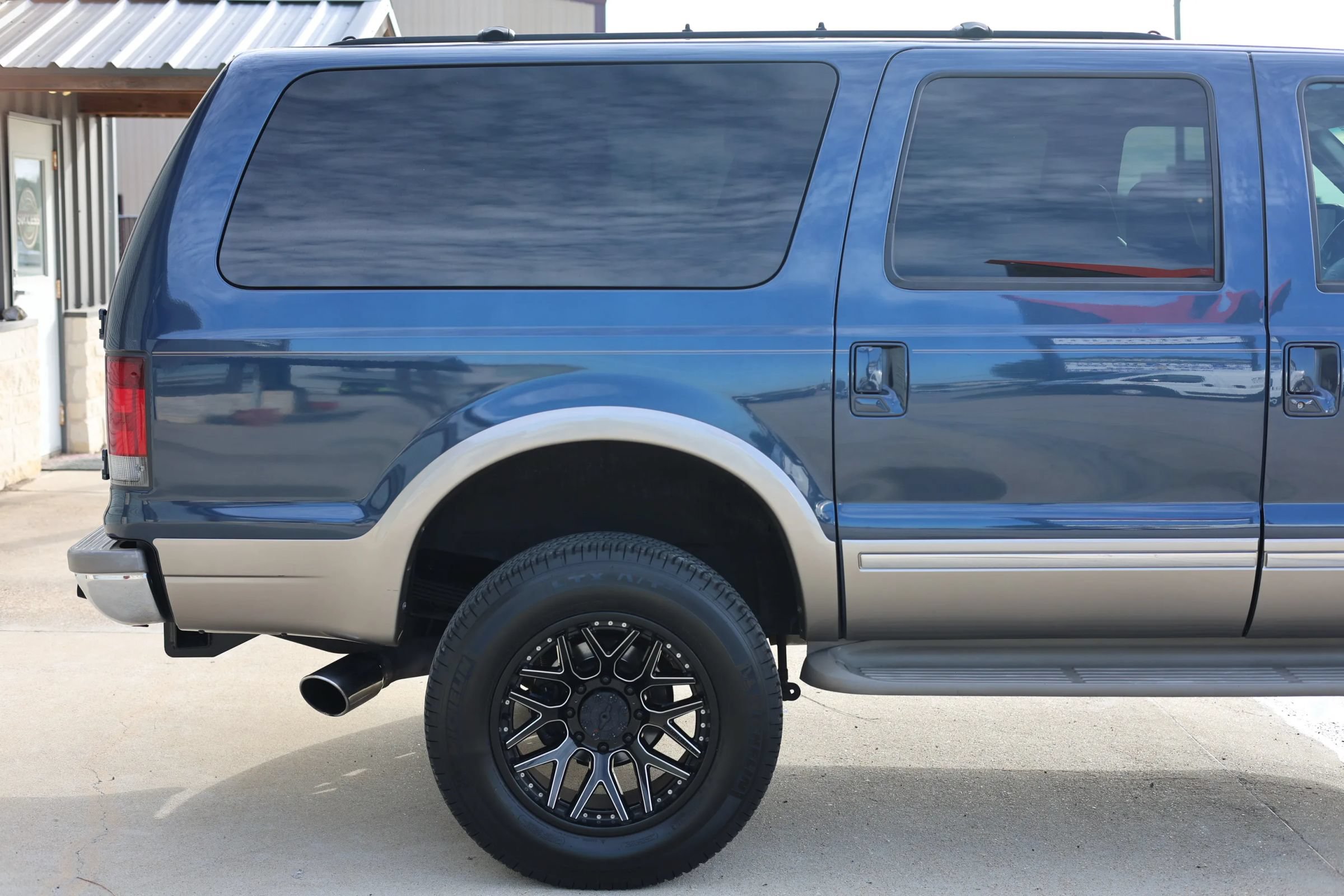 Used 2002 Ford Excursion Limited AWD/4WD image 15