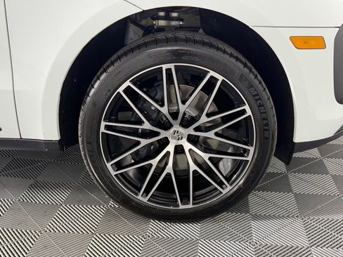New 2026 Porsche Macan image 14