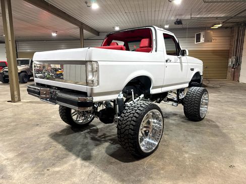 Used 1994 Ford Bronco XLT image 10