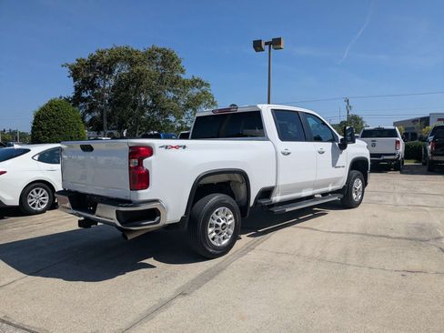 Used 2025 Chevrolet Silverado 2500 LT w/ Convenience Package AWD/4WD image 4