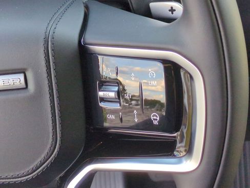 New 2025 Land Rover Range Rover Sport SE image 12