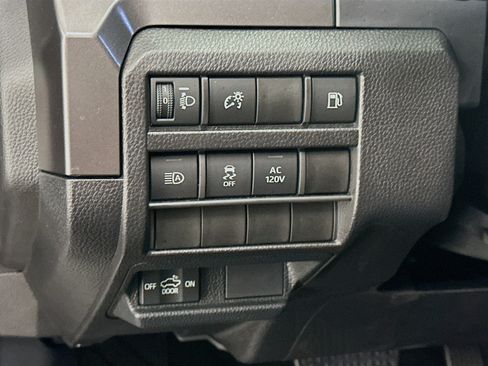 Used 2025 Toyota Tacoma TRD Off-Road AWD/4WD image 17