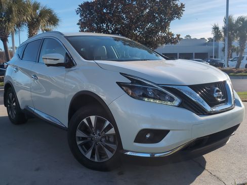 Used 2018 Nissan Murano SL image 2