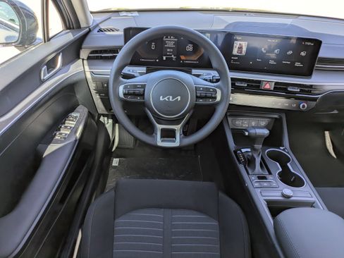 New 2026 Kia K5 LXS image 16