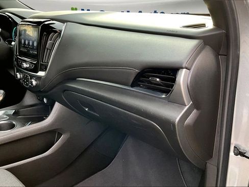 Used 2023 Chevrolet Traverse LT image 28