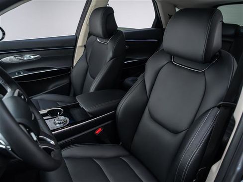 Used 2026 Genesis GV70 2.5T image 12