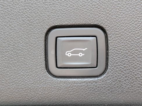 Certified 2024 Cadillac XT6 Premium Luxury w/ LPO, Floor Liner Package AWD/4WD image 11
