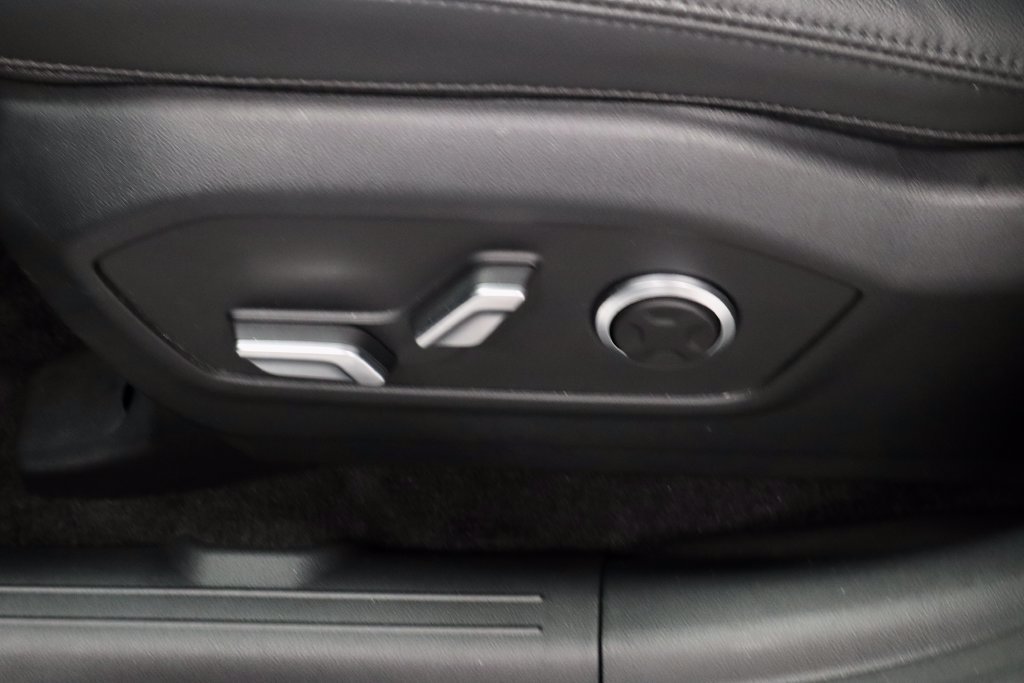 Used 2026 Hyundai Santa Fe Limited AWD/4WD image 26